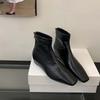 2025 koreansk version av de nya plattbottnade korta Chelsea-stövlarna liten fyrkantig spetsig tå låg klack inre mjukt läder barstövlar ankelstövlar sko