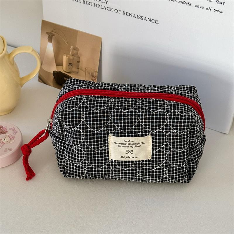 

Quilted Love Lattice Handheld Cosmetic Bags Large Capacity Portable Travel Storage Bag Women Zipper Money Phone Bag Clutch Gifts чёрный