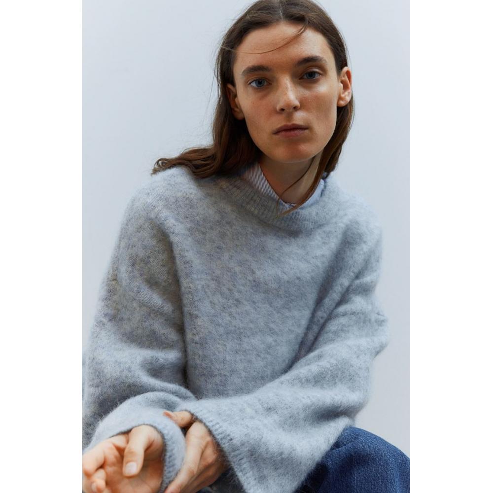 

Свитер оверсайз из смеси мохера HM светло-голубой меланж