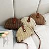 Neue Retro Kleine Tasche Damen Modisch Gewebt Einzel-Schulter Sattel Westlicher Stil Alles-passend Cross-Body Stroh