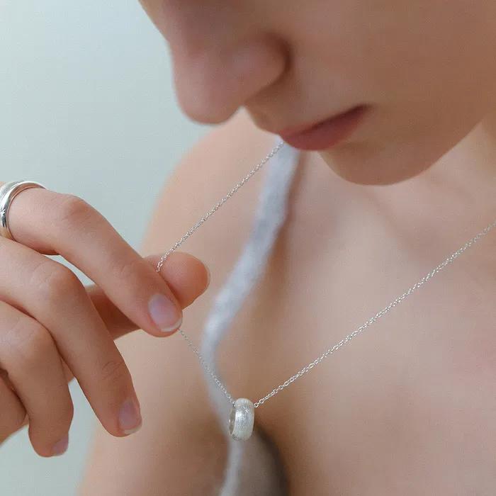 Snowflake Texture Necklace