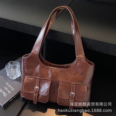 Einfache und vielseitige Tasche Damen große Kapazität 2025 neue Herbst- und Winter-Retro-Schulter-Unterarmtasche texturierte Pendler-Tote-Bag