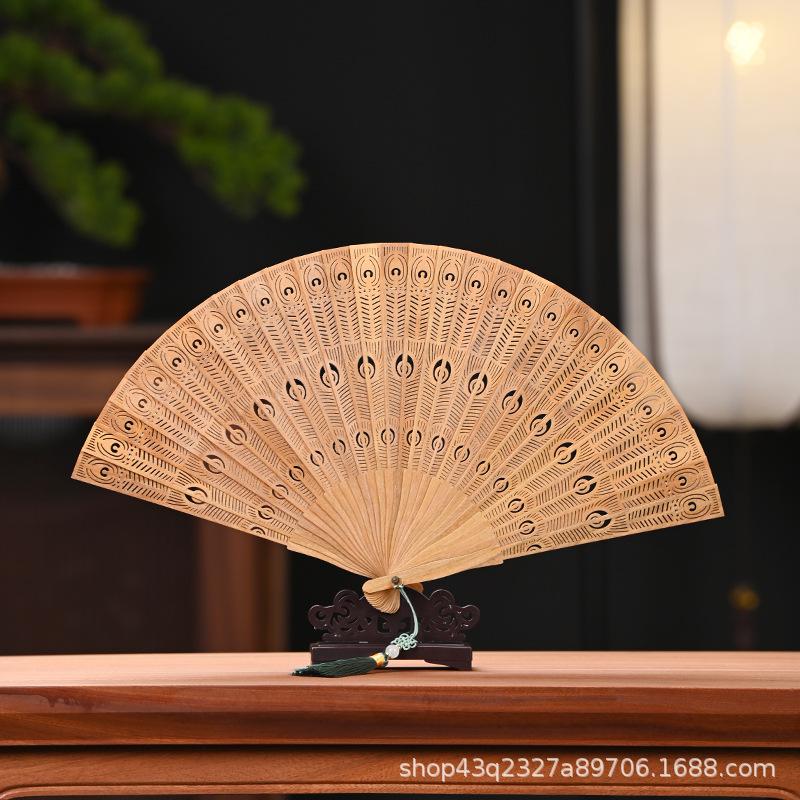 

Зеленый сандаловый лист, кровавый сандал, натуральный аромат дерева, складной веер в старинном стиле, ажурный деревянный веер в подарочной коробке 22.5x39cm