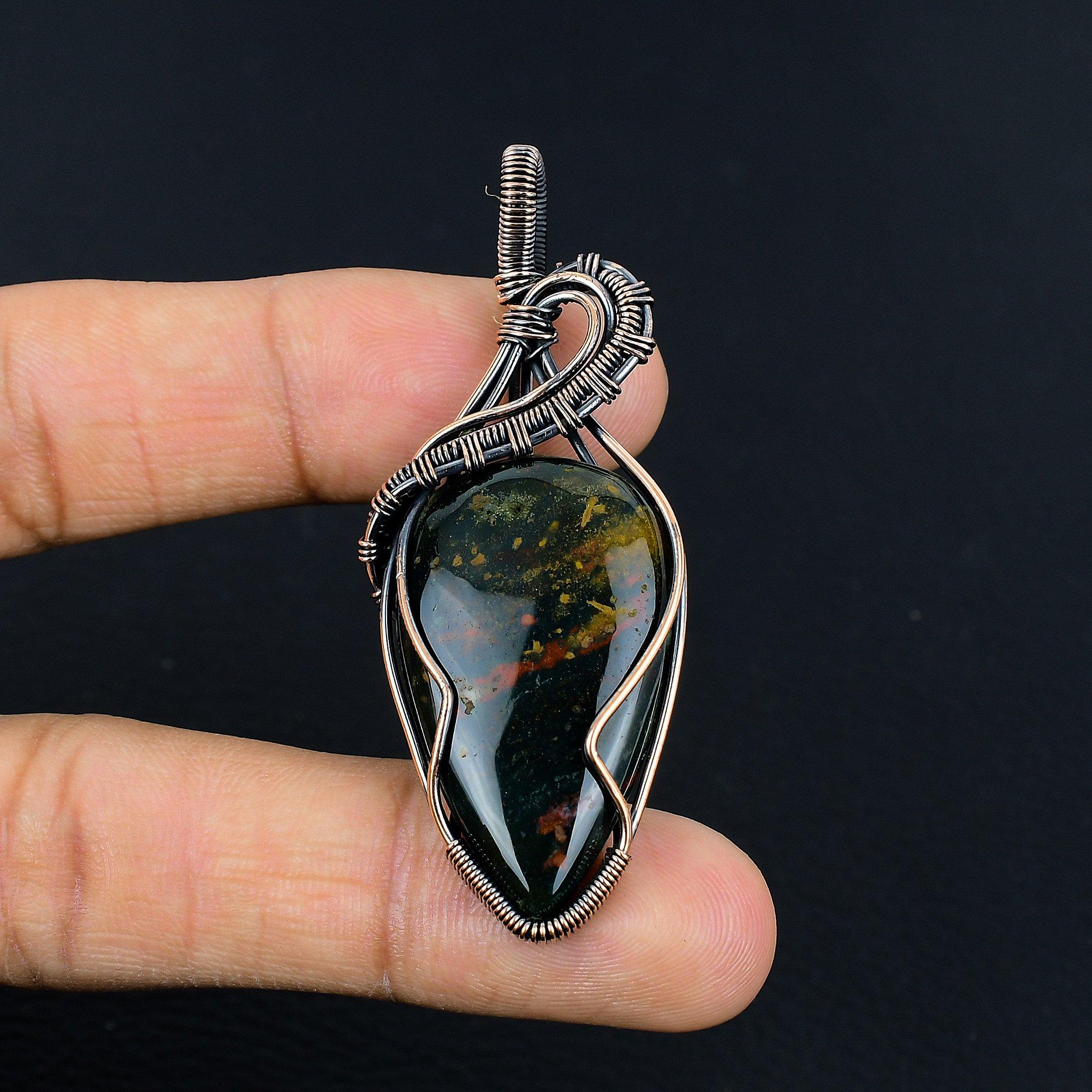 

Гелиотроп 999 Медная проволока, оплетенная кулон Ручная работа Драгоценные камни Ювелирные изделия, Подарки для жены Совершенно новый кулон 2.55 Inches