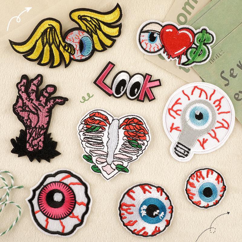 Patch in Tessuto e per Scarpe Ricamato Personalizzato con Design Bulbo Oculare – Emblema per Abbigliamento Personalizzato e Accessorio Etichetta