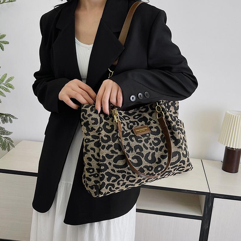 Women's large capacity leopard shoulder bags shopping and travel bags popular totes new fashion