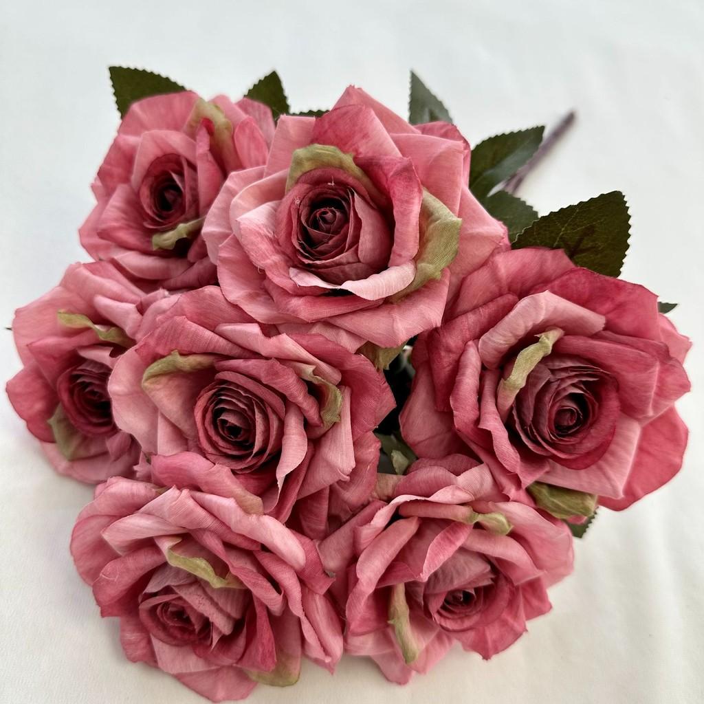 Realistic Rose Flower Decor Piece With Silk Material For Wedding Celebrations And Photography Props