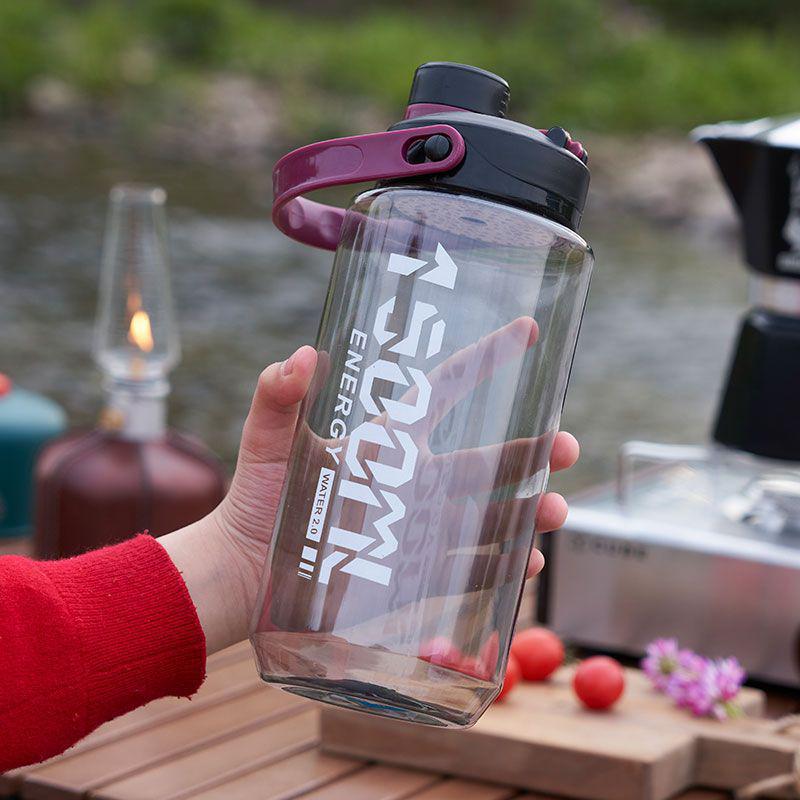 Kunststoff-Fitness-Wasserflasche mit hoher Kapazität und Griff - Hitzebeständig, für Männer und Frauen