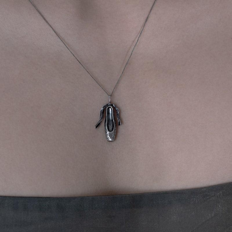 Mouvebament Toe Shoe Necklace_Silver925