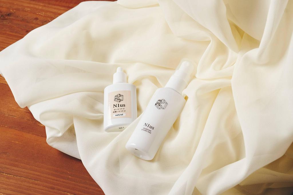 N1us Sweat-Resistant, Sebum-Resistant (Sebum-Resistant, Shine-Resistant, UV-Resistant Makeup Base) 30ml Natural & N1us Deodorant Powder Mist 50ml