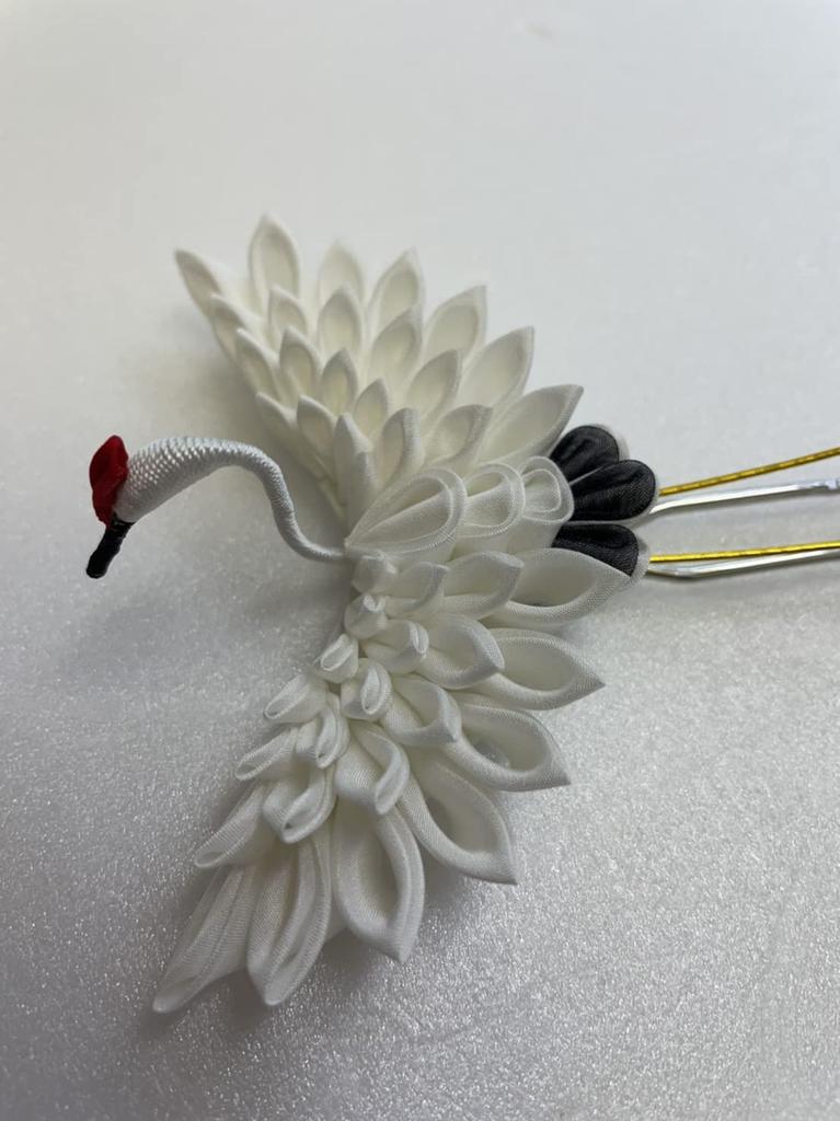 Lulu's Tsumami Zaiku Crane Hairpin - White - Large Size - Hair Ornament, Headpiece for Weddings, Coming-of-Age Ceremonies, Graduations, and