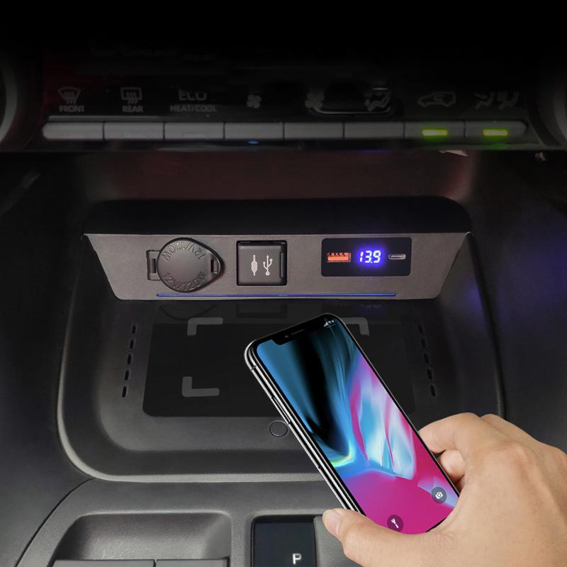 Bezprzewodowa Szybka Ładowarka TYPE-C do Toyota RAV4/Highlander z Przełącznikiem (2020-2023)