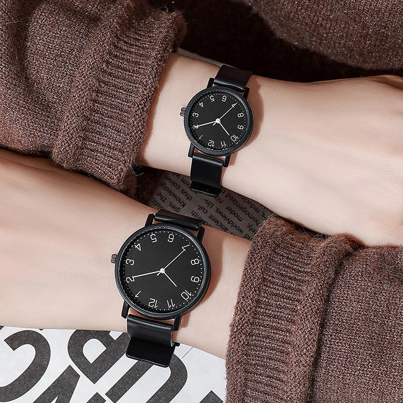 Minimalist Couple Analog Watches Exquisite Leather Watch for Lover Casual Quartz Clock Classic Retro Wristwatch Lovers Gift