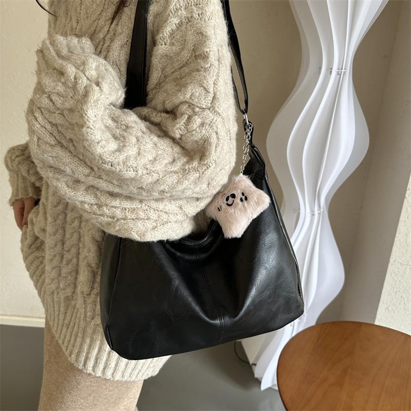Fashionable Ins Crossbody Bag for Women's New Trendy Spring Retro Tote Bag College Style Casual Large Capacity Bag