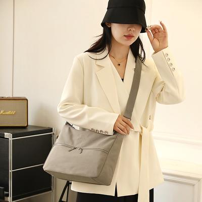 New 2025 Spring and Summer Women's Messenger Bag Simple Casual Outdoor Versatile Commuter Shoulder Bag