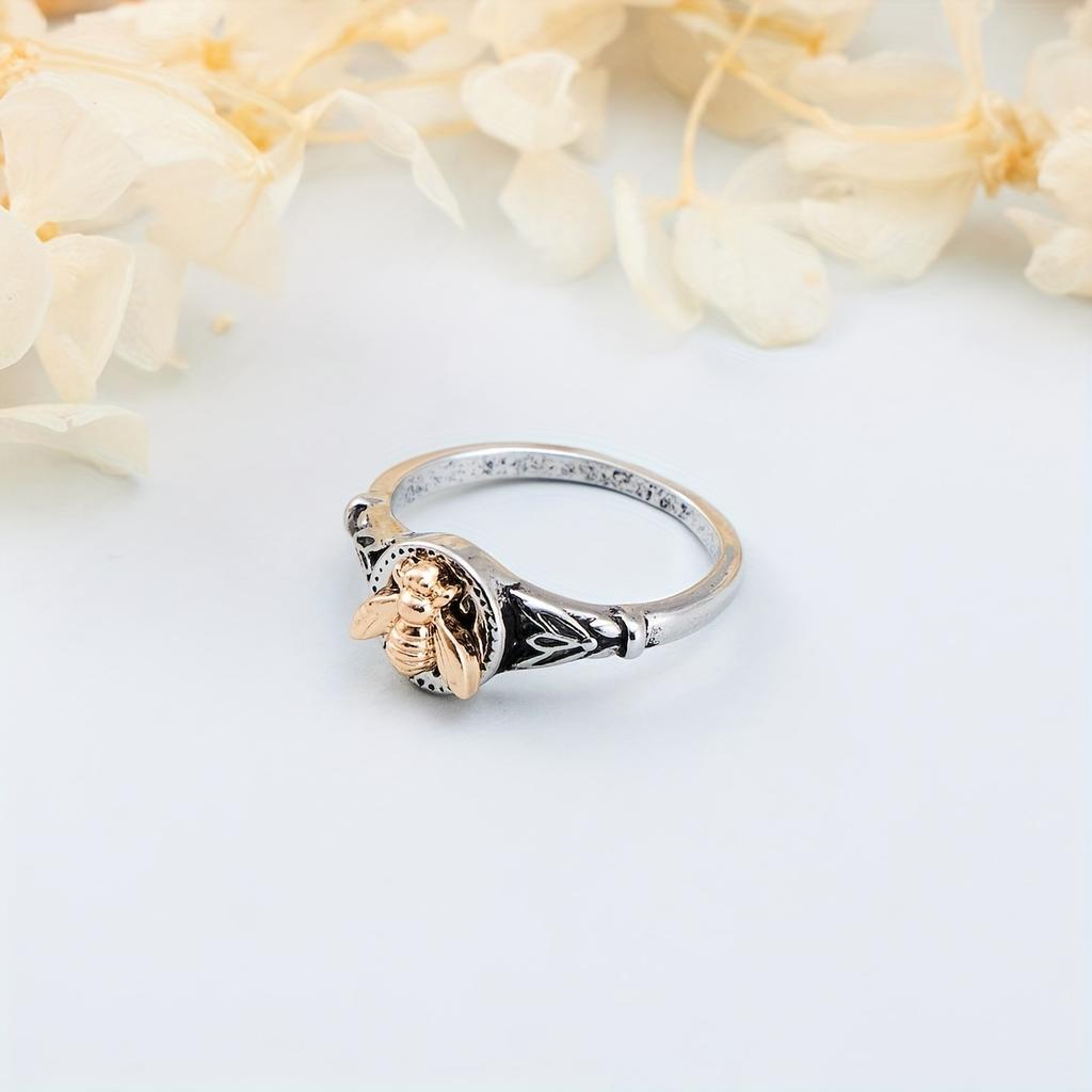 Vintage-Inspired Bohemian Bee Carved Ring - Zinc Alloy Construction, Antique-Style Band, No Plating, Fashionable Jewelry for Daily Wear, Gift Giving,