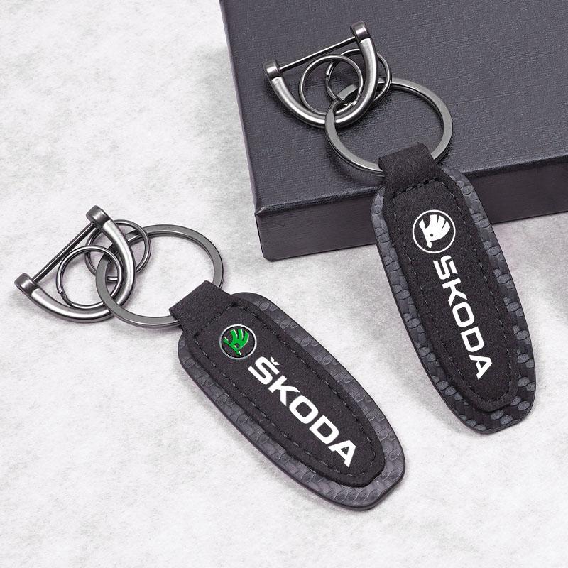 1Pcs Suede Leather Keychain Car Key Ring Accessories For Skoda Kylaq Elroq Kodiaq Octavia Enyaq Kamiq Scala Rapid Superb Karoq knzh54