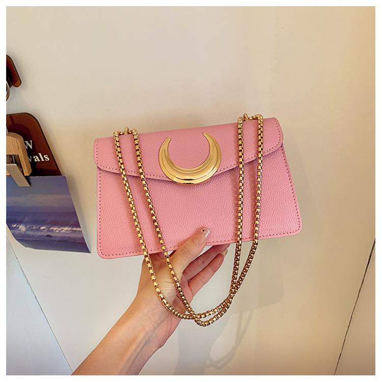 

Узор личи, модная текстура, иностранный полумесяц, персонализированная маленькая квадратная сумка 2024 года, новая простая и модная сумка через плечо розовый