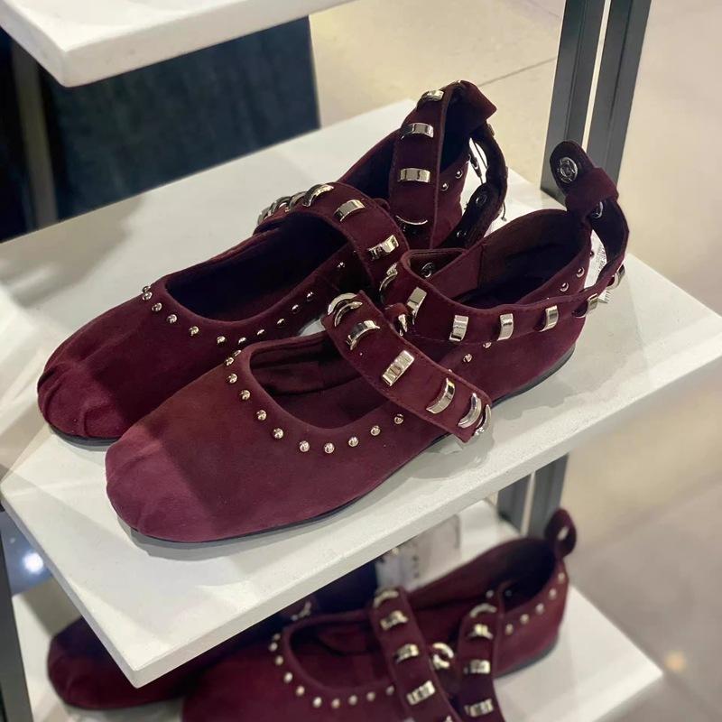 

Нишевый дизайн балетки женская мода универсальные с круглым носком темперамент заклепки плоские Мэри Джейн одинарные туфли 40