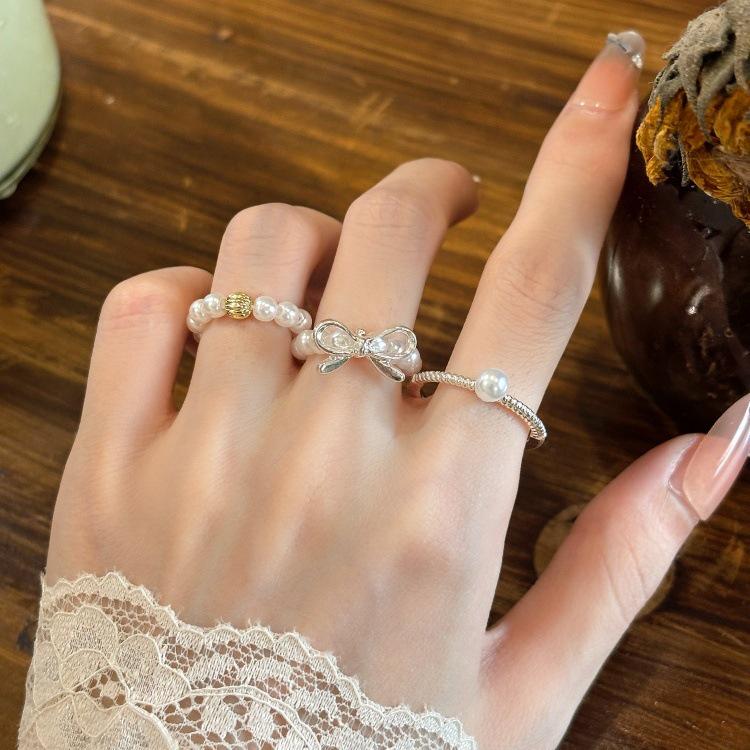 Elegant Handmade Elastic Pearl Beaded Ring for Women - Trendy and Exquisite Finger Accessory