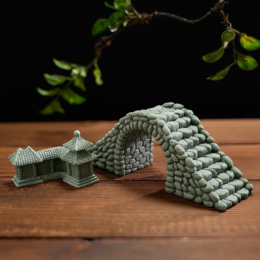 Pebble Bridge Small Boat Ornament: Miniature Water Bonsai Rockery Decoration for Floral Landscapes.