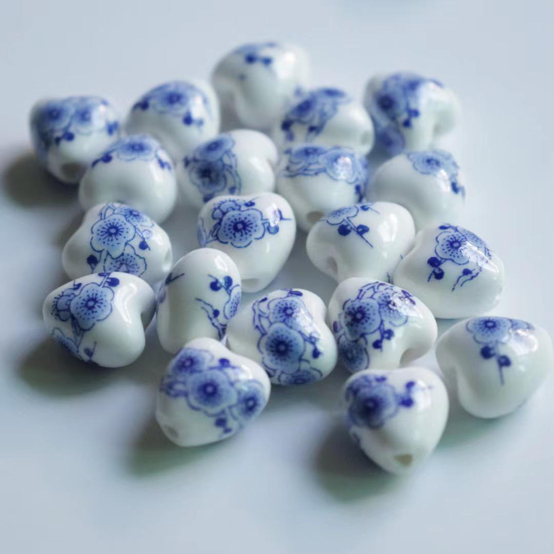 Цветные керамические бусины в форме сердца для DIY ювелирных аксессуаров 10 pieces