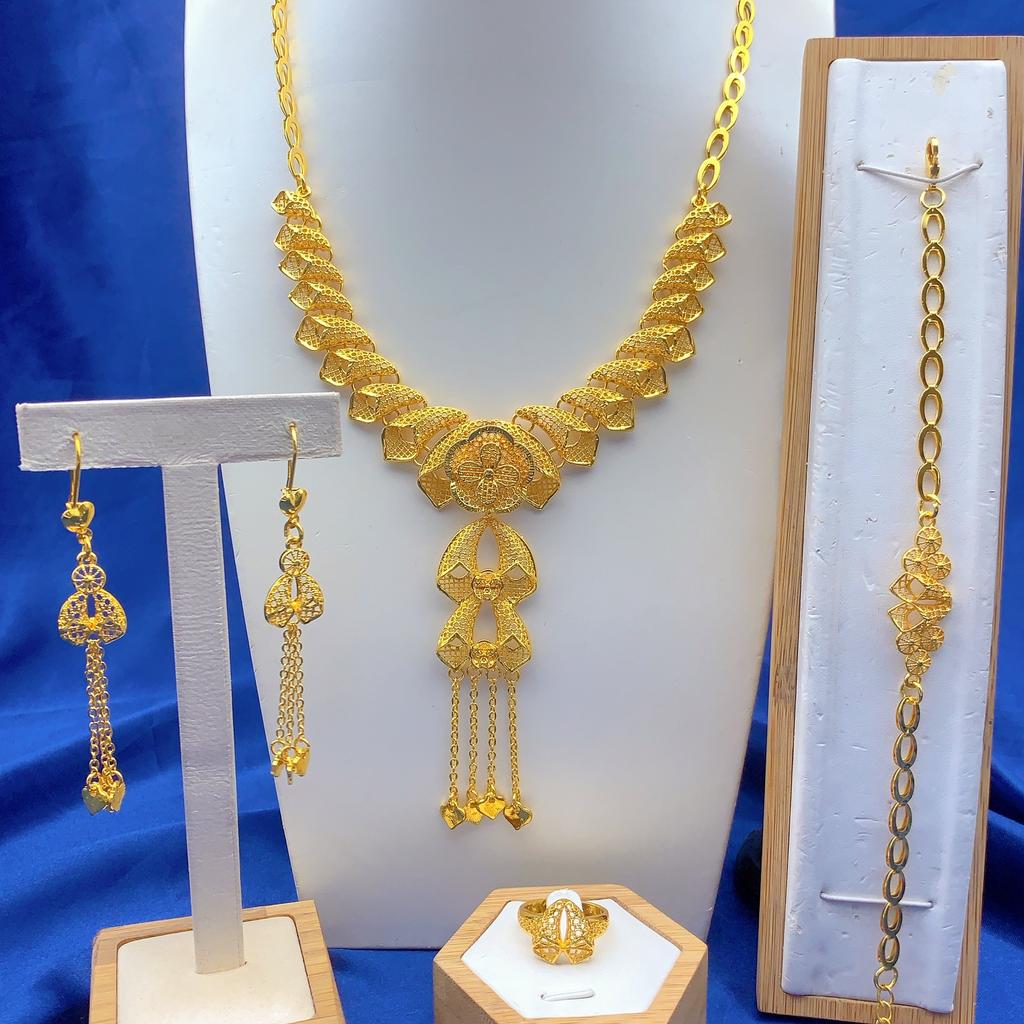 Set di Gioielli da Donna Placcato Oro 24k Stile Arabo Collana Bracciale Orecchini Anello Set da Sposa Sposa Africana Set da Quattro Pezzi 2026