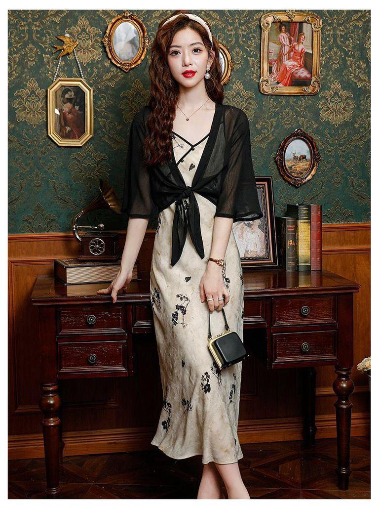 Women's Versatile Chiffon Shawl: Summer Sun Protection Mid-Sleeve Cardigan and Sleeveless Camisole Dress Set.