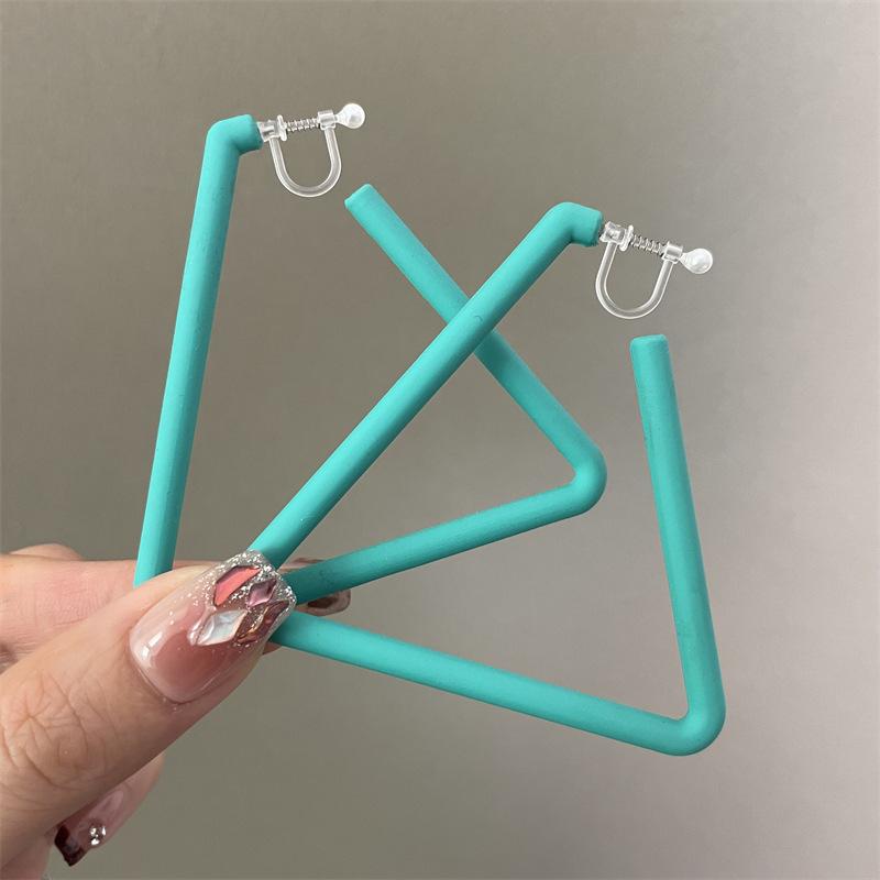 New Color-expanding Triangular Rubber Paint Texture Personalized Earrings for Women