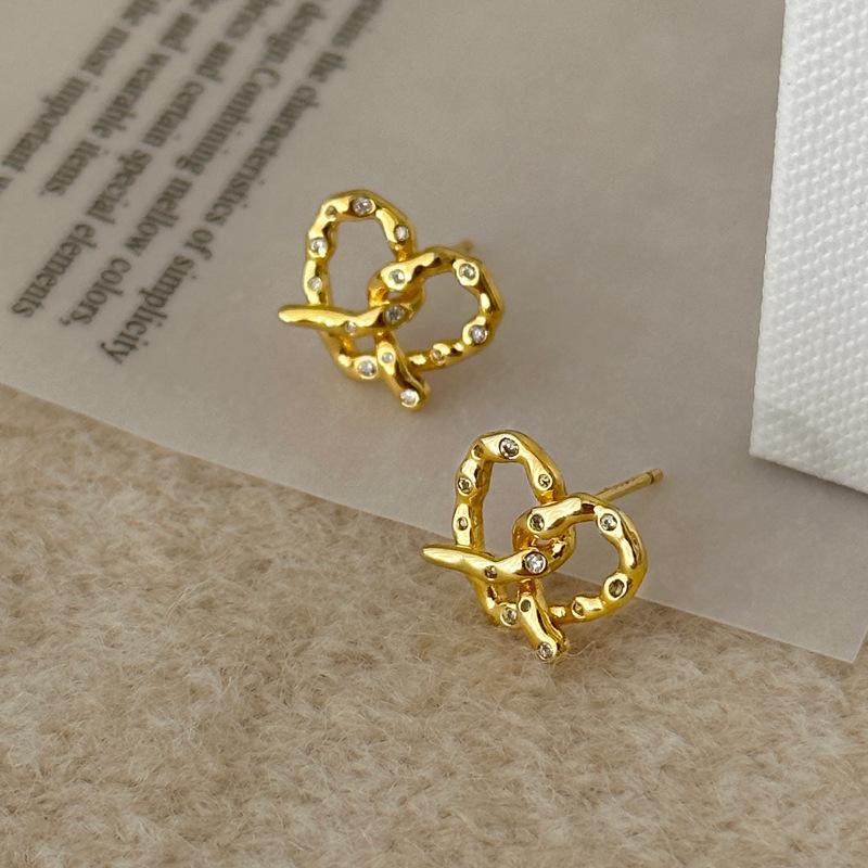 Alkaline Knot Love Earrings Female Senior Sense of Light Luxury Retro Earrings Niche Design Pure Temperament Earrings Personality Elegant Accessories