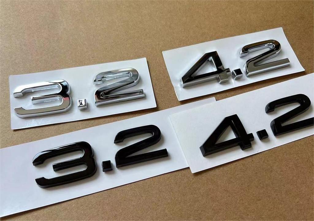 1X ABS Chrom Glänzend Schwarz 2.4 3.2 4.2 Buchstaben Auto Kofferraum Emblem Abzeichen Aufkleber Für A4 B7 TT Q5 Q7 A6 S6 S5 S4 RS5 Zubehör