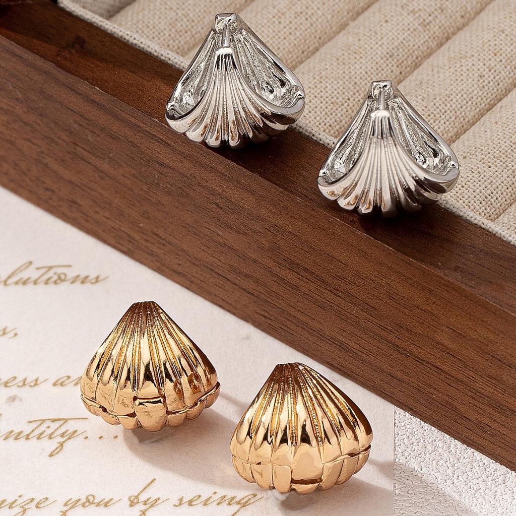 Simple temperament marine shell ear buckle design fan-shaped light luxury versatile earrings