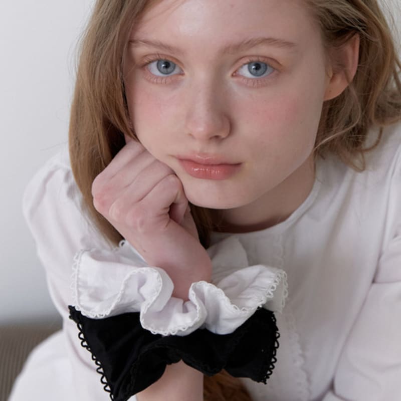 KINDABABY Petit Lace Scrunch - Black