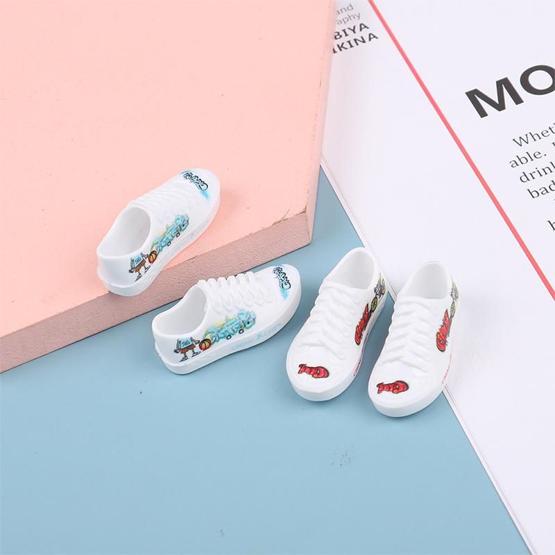 Finger Toy Shoes Mini Skateboard Shoes Sports Shoes Finger Scooter Kids Toy Gifts