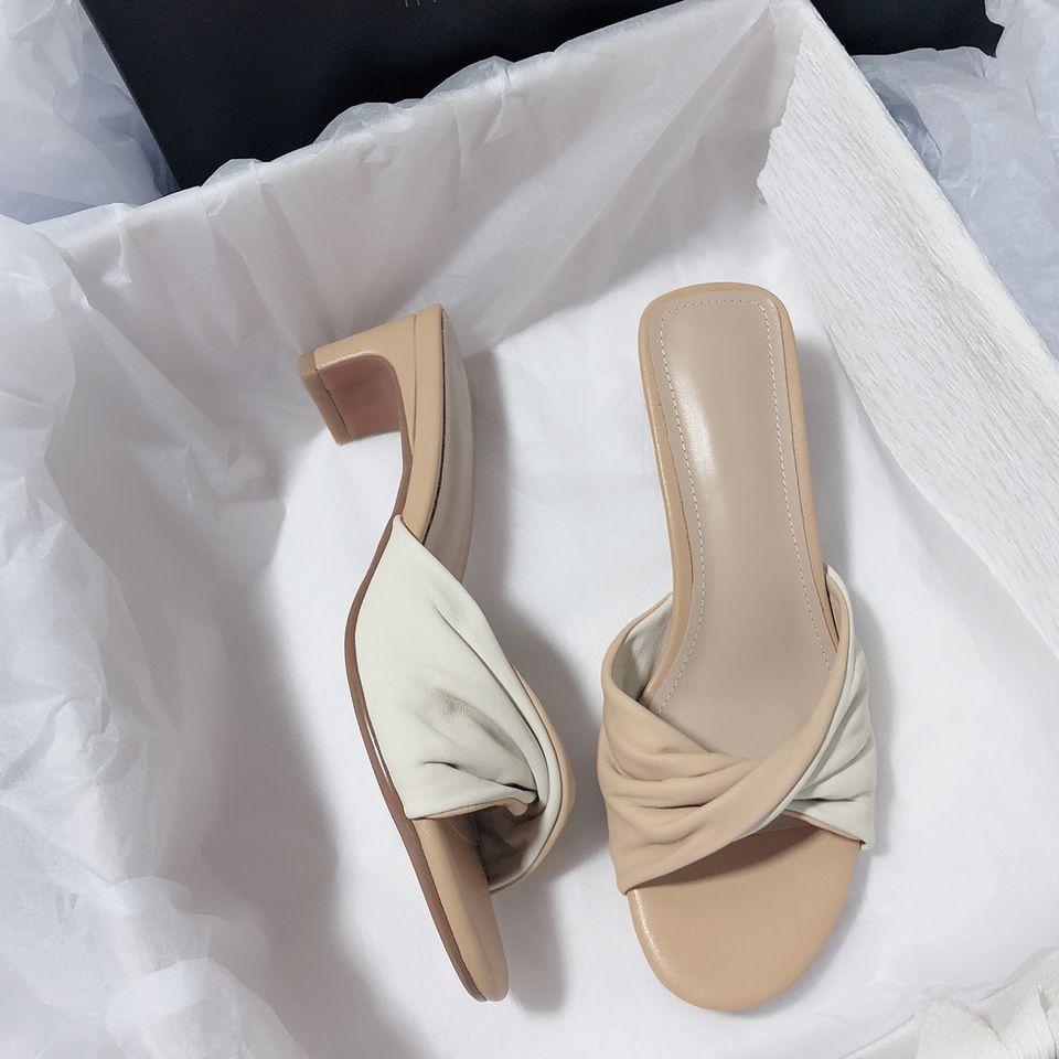 Summer New Great Easy To Wear Comfortable Gentle Bow Color Matching Round Head Open Toe Korean Version Small Square Root Comfortable Slippers Women