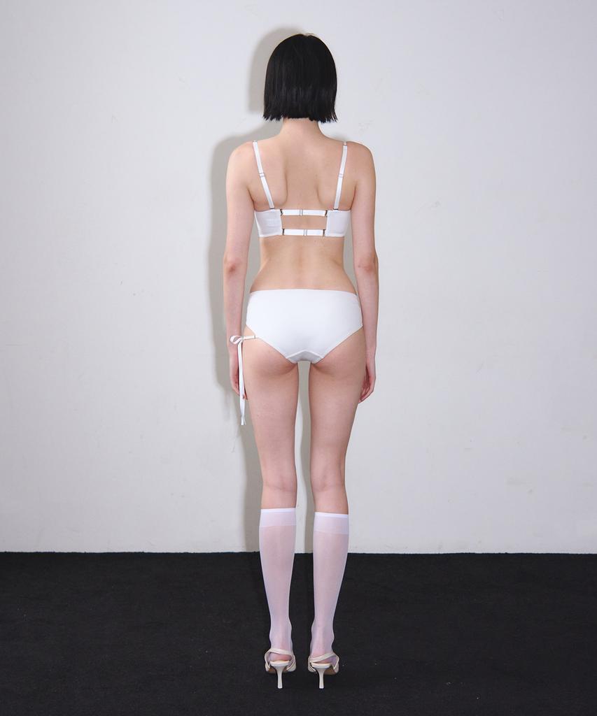 VINAJ N Chain Ribbon One-Sided Low Bikini Panties (White)