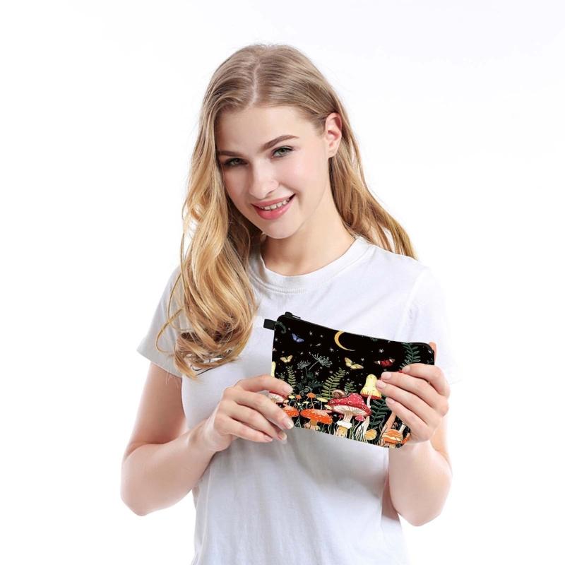 Portable Travel Toiletry Makeup Bag Mushroom Print Cosmetic Bag Large Capacity Casual Storage Bag for Women Girl