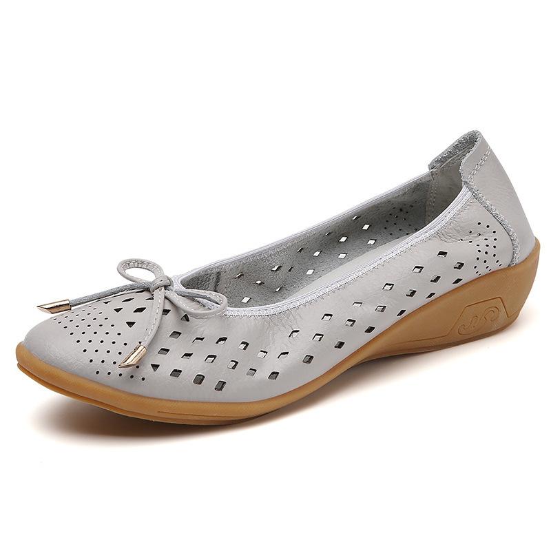 Móda Comemore Letní nazouvací baleríny Dírkované Pohodlné Dámské boty Kůže Měkká podrážka Klínky Ležérní Jednobarevné Dámské Jednoduché boty