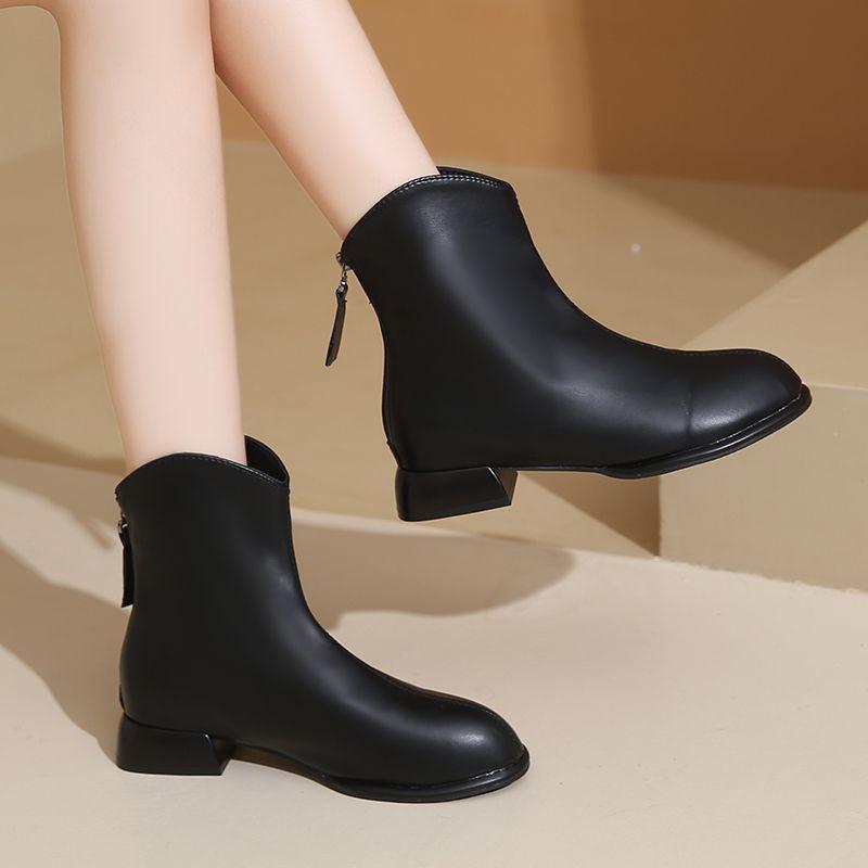 Size 35-44, large size women's shoes soft leather white thick heel short boots women's 41 autumn and winter new low heel elastic thin boots 42
