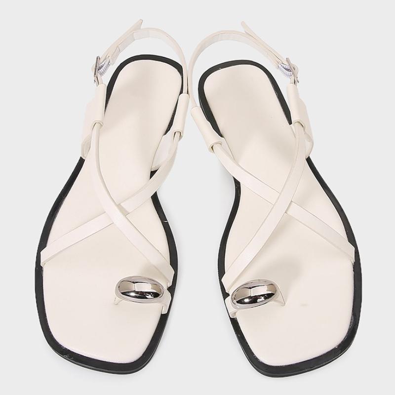Fashion Square Toe Buckle Women Flip Flops Cross Tied Metal Decoration Sandals Fashion Comfortable Plus Size Women Vacation Beach Shoes