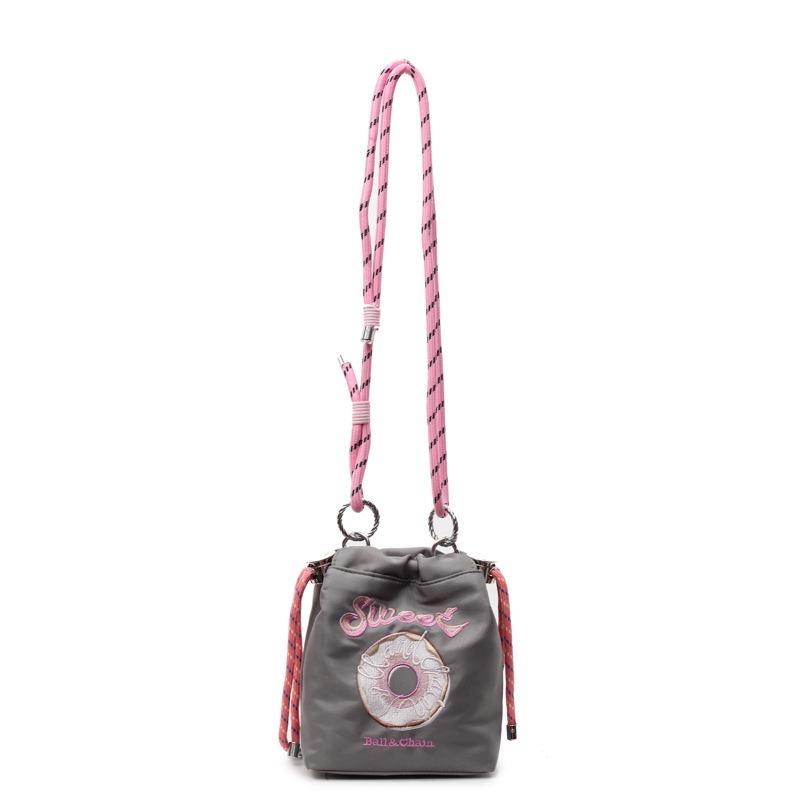 Embroidery donut messenger bag women's new casual shoulder bag commuter versatile portable bucket bag