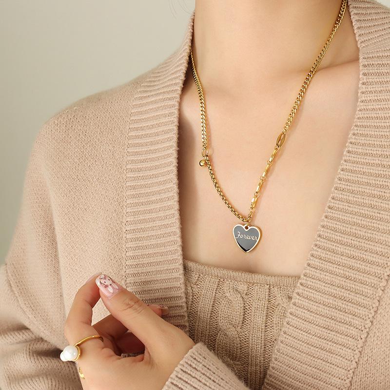 Chic Minimalist Women's Peach Heart Pendant Necklace: European & American Style, Sexy Layered Design with Drip Oil & Steel Beads