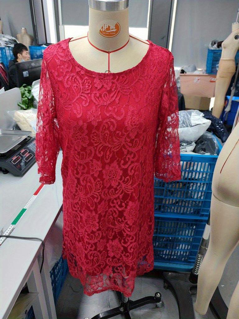 Elegant Seven-Sleeve Round Neck Lace Pleated Dress with Double-Layer Lining