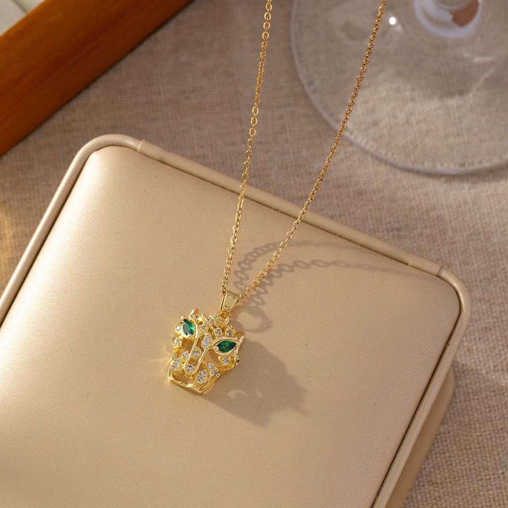 Micro Paved Titanium Steel Cross Pendant Necklace For Women Stylish Versatile Delicate Collarbone Chain
