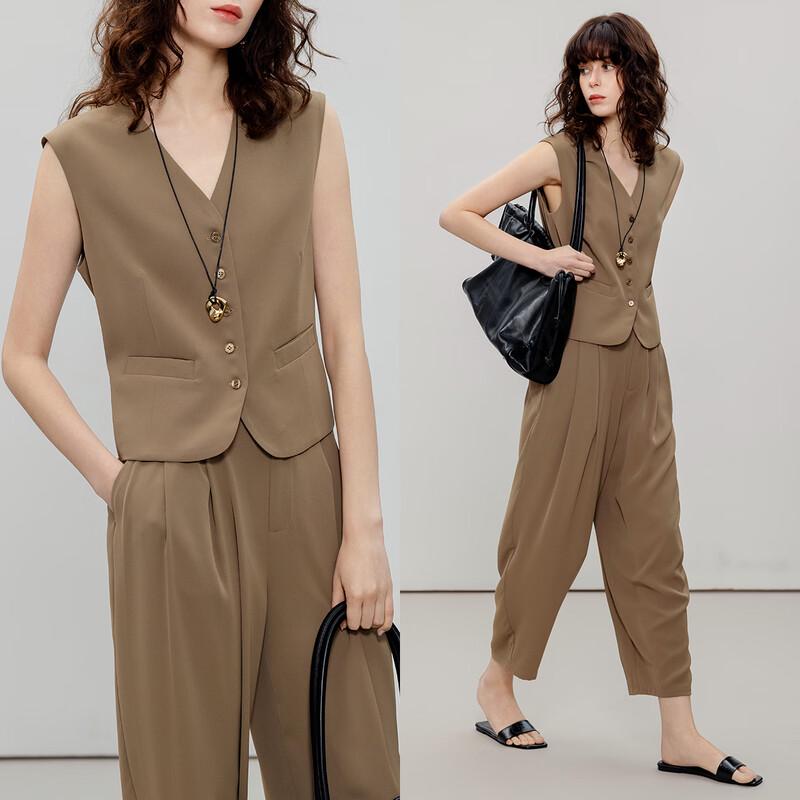 Damen-Westen-Set mit ärmelloser Weste und verkürzter Haremshose im Quiet Luxury Stil