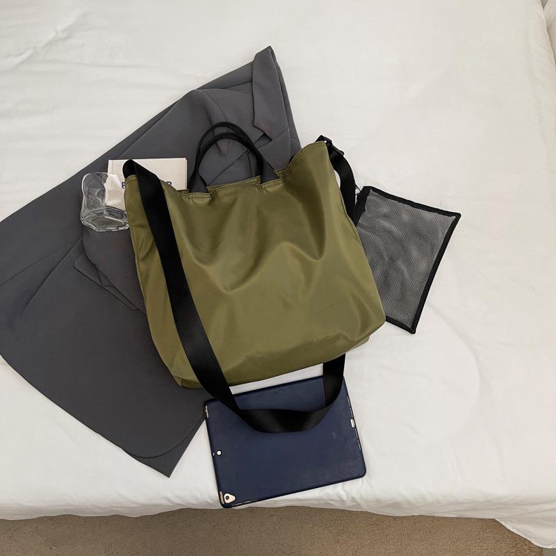 Korean Lightweight 2025 Crossbody Bag: New Fashion, Versatile, Commuter-Friendly, Shoulder & Lazy Style