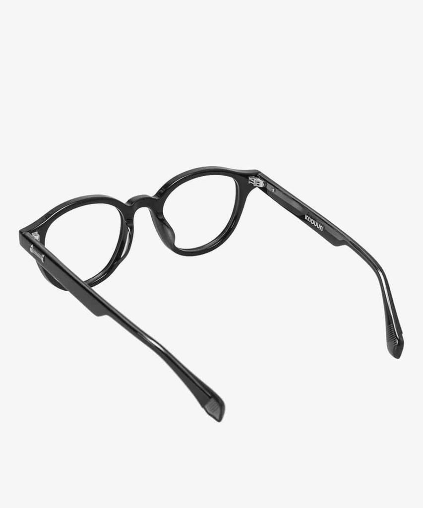 KNOUUN Document 1.1 In Black