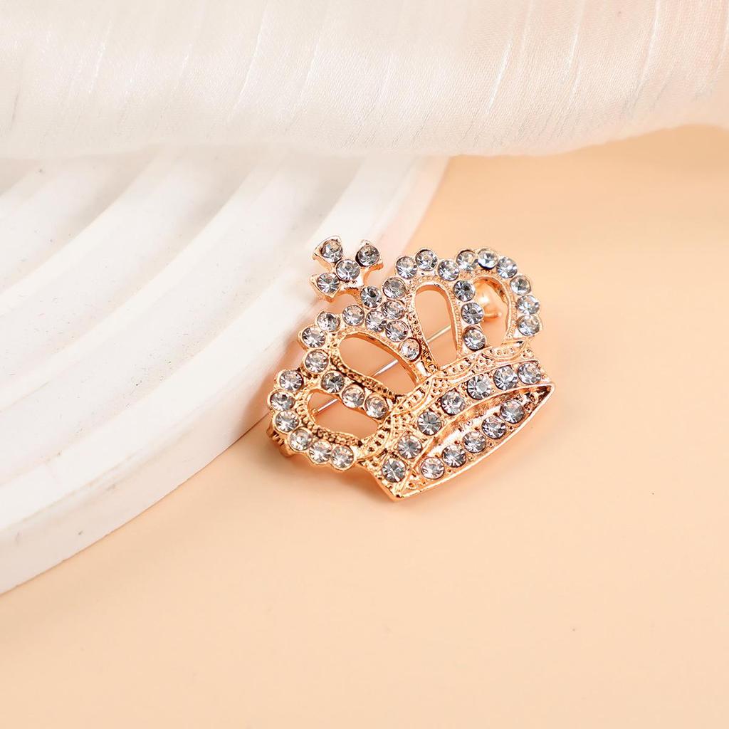 Anti-Wardrobe Malfunction Crown Brooch: Elegant Couple Style Pin for Fashion-Forward Outfits