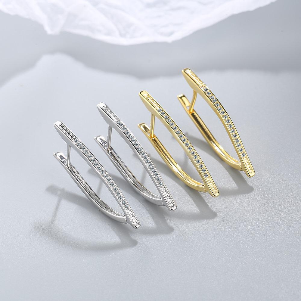 V-Shaped Triangle Cubic Zirconia Stud Earrings for Women - European & American Fashion, Geometric Ear Jewelry, Copper
