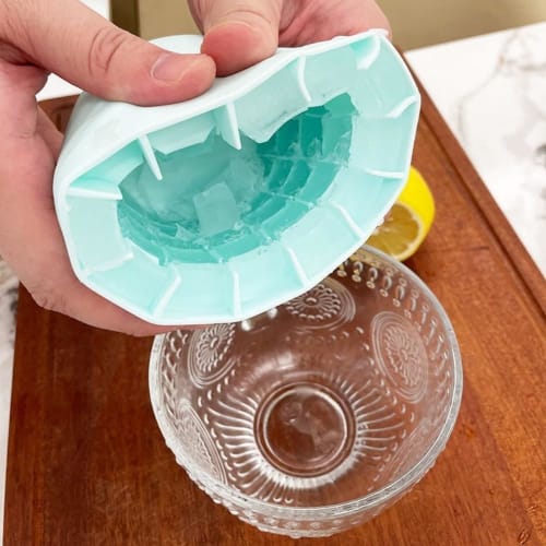 Reusable Silicone Ice Tray, Cylindrical Ice Maker Tray, Ice Container, Keeps Drinks Cold for Longer, Freezer Storage, for Home Use (Blue)